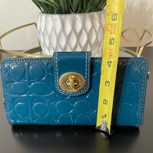 Coach Wallet - Picture 7 of 8